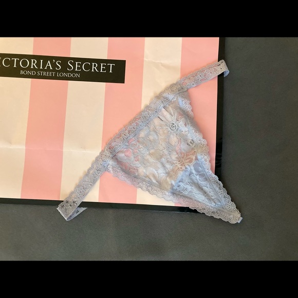🔥Flash Sale🔥3 New Victoria’s Secret very sexy lace V-string panties bundle - Picture 9 of 11